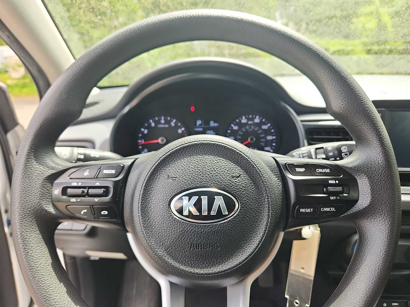 2020 Kia Rio 5-Door S - Photo 17