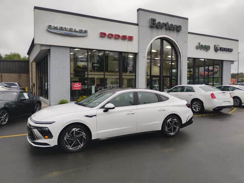 2024 Hyundai Sonata SEL's photo
