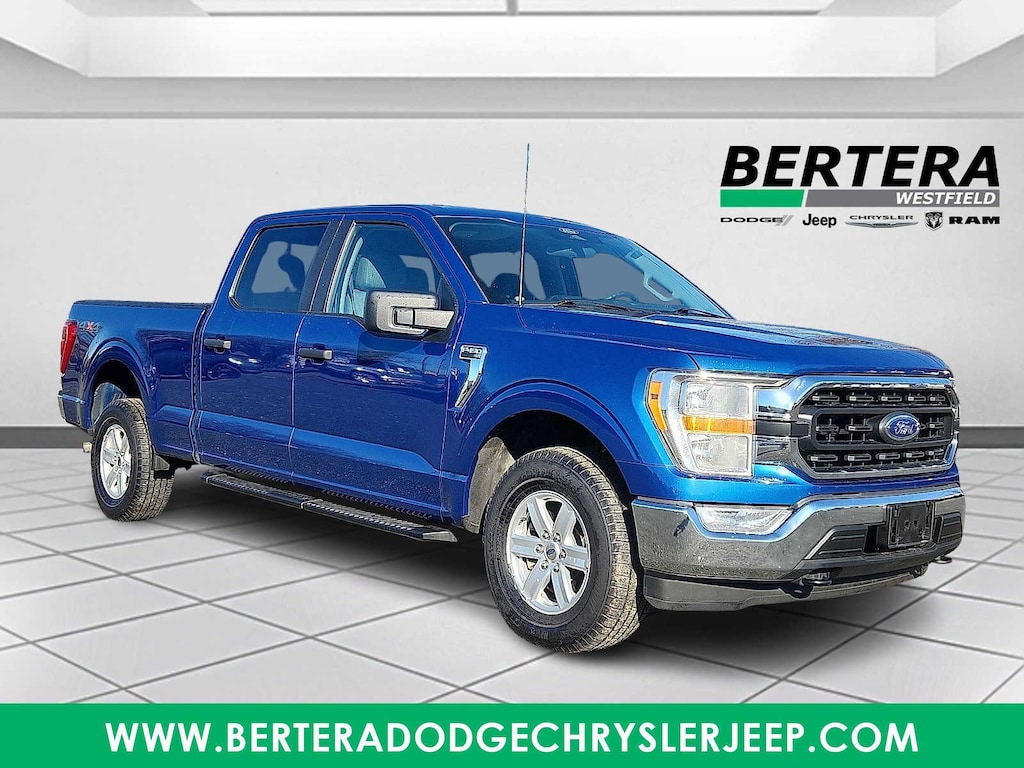 Used 2022 Ford F-150 XLT 4WD SuperCrew 5.5 Box Truck SuperCrew Cab