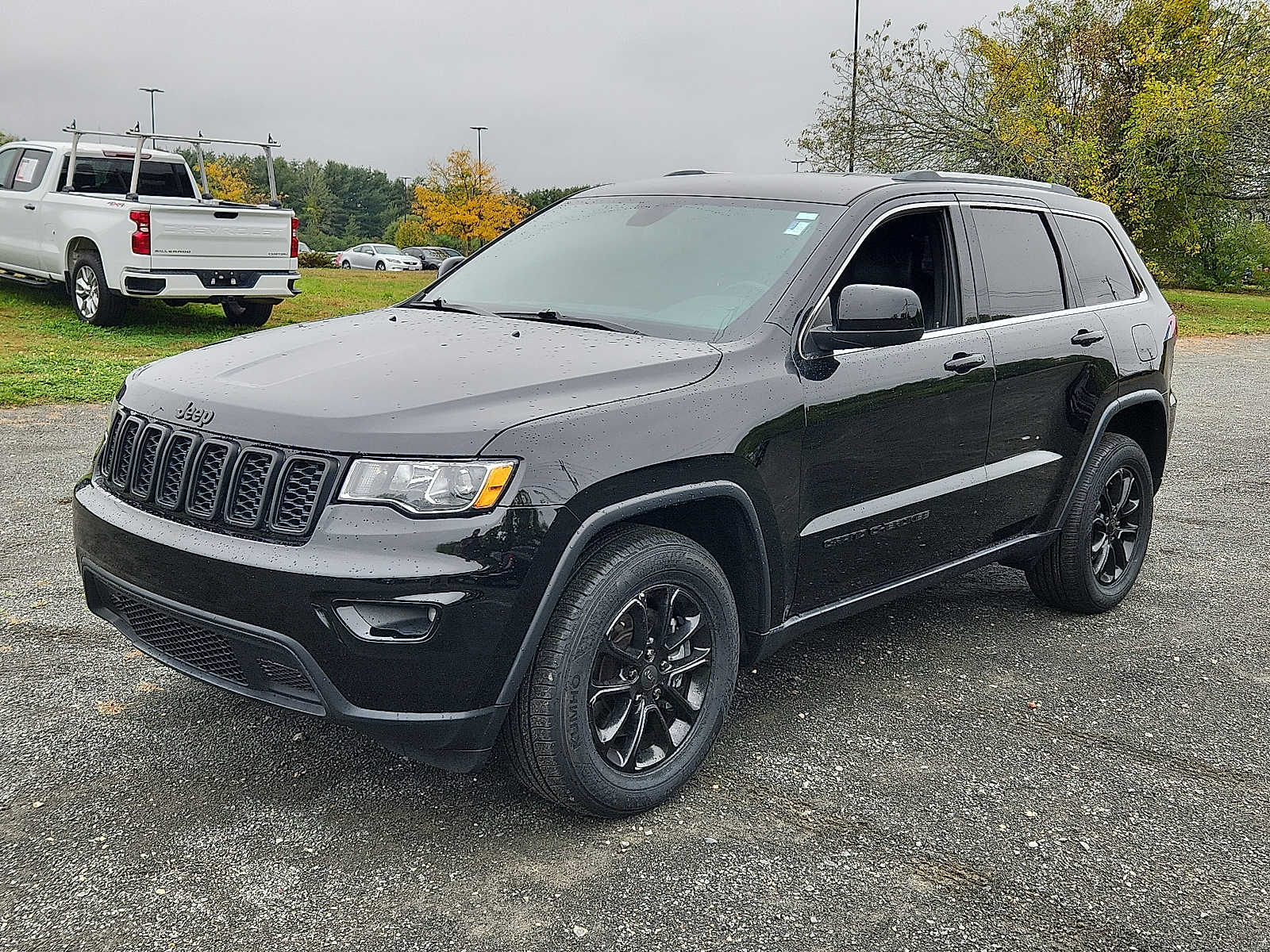 2021 Jeep Grand Cherokee Laredo X photo 3