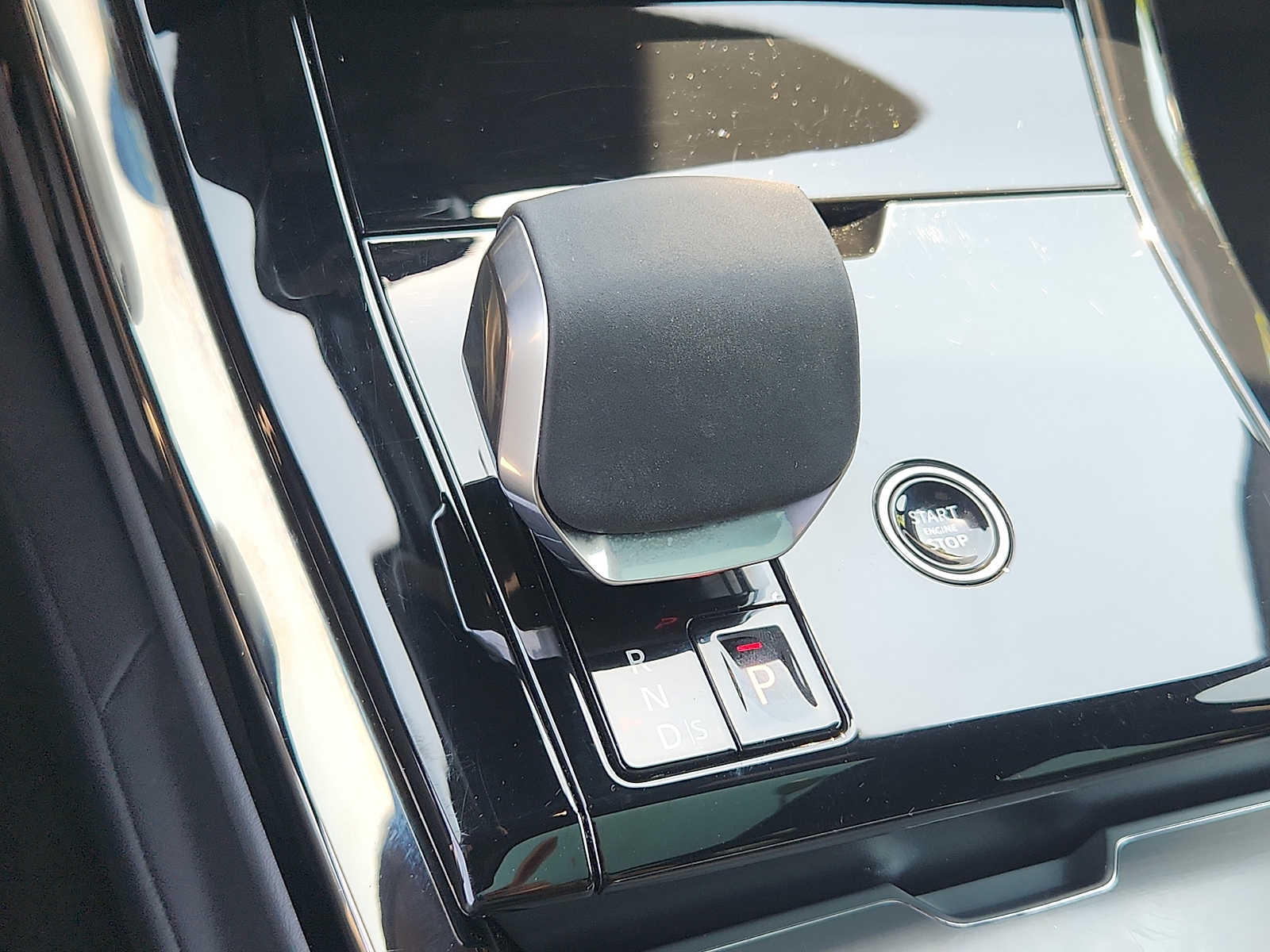 2025 Land Rover Range Rover Sport SE - Photo 15