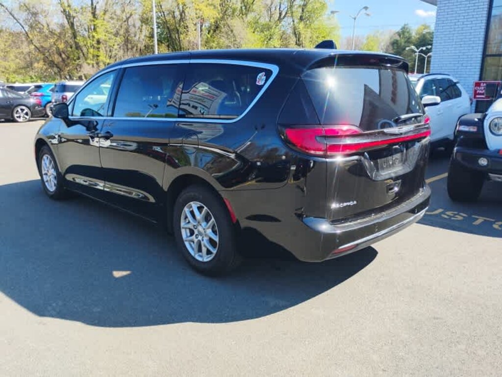 Used 2024 Chrysler Pacifica Touring L Van Passenger Van
