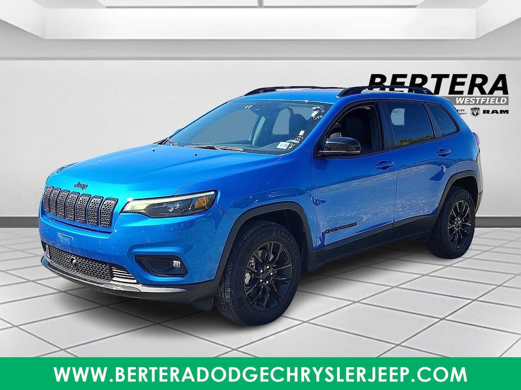 Certified 2023 Jeep Cherokee Altitude Lux SUV