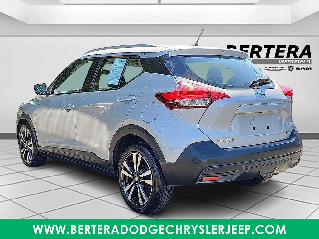 Used 2019 Nissan Kicks SV SUV