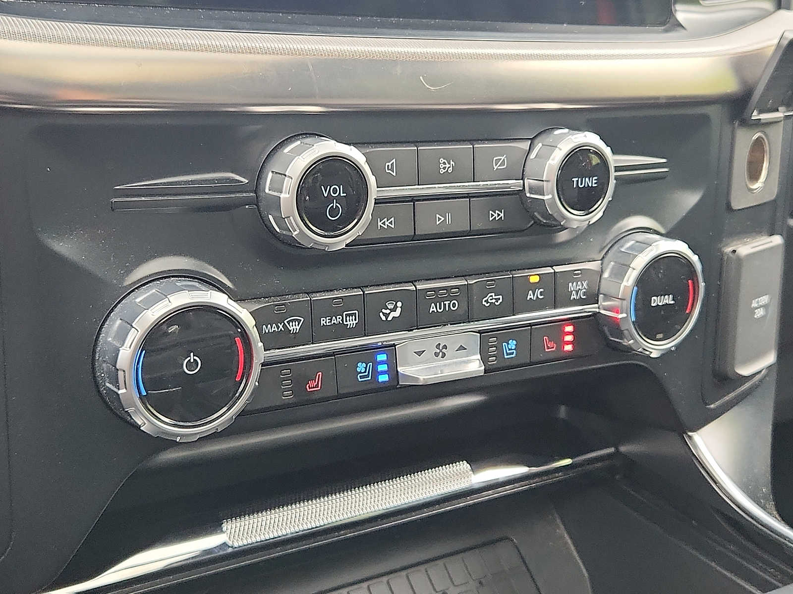 2023 Ford F-150 Raptor - Photo 16