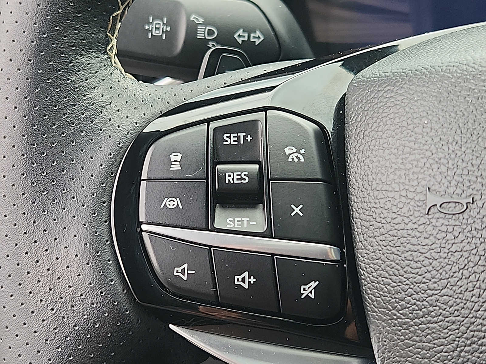 2023 Ford Explorer ST - Photo 21