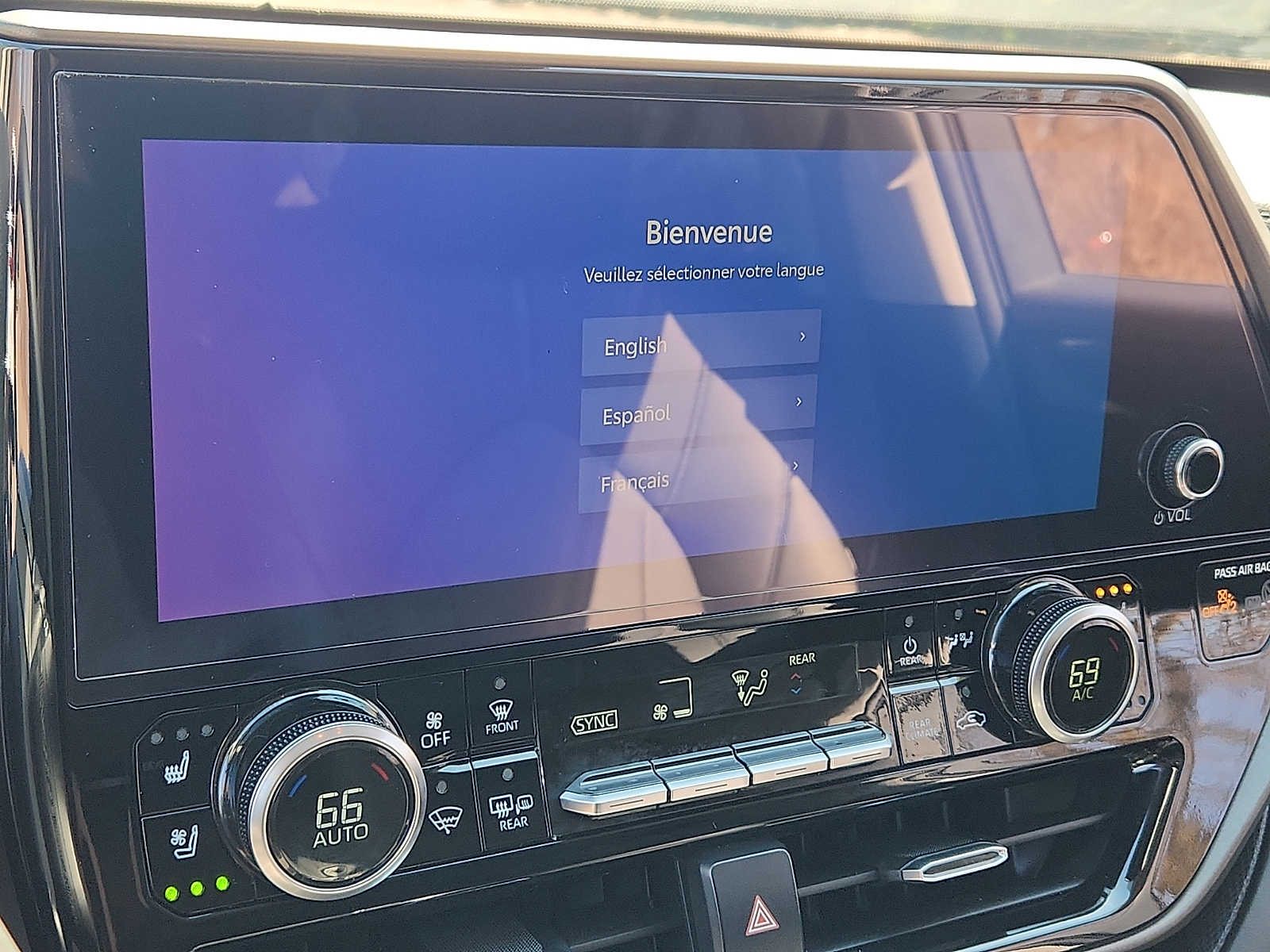 2023 Toyota Highlander Limited - Photo 17