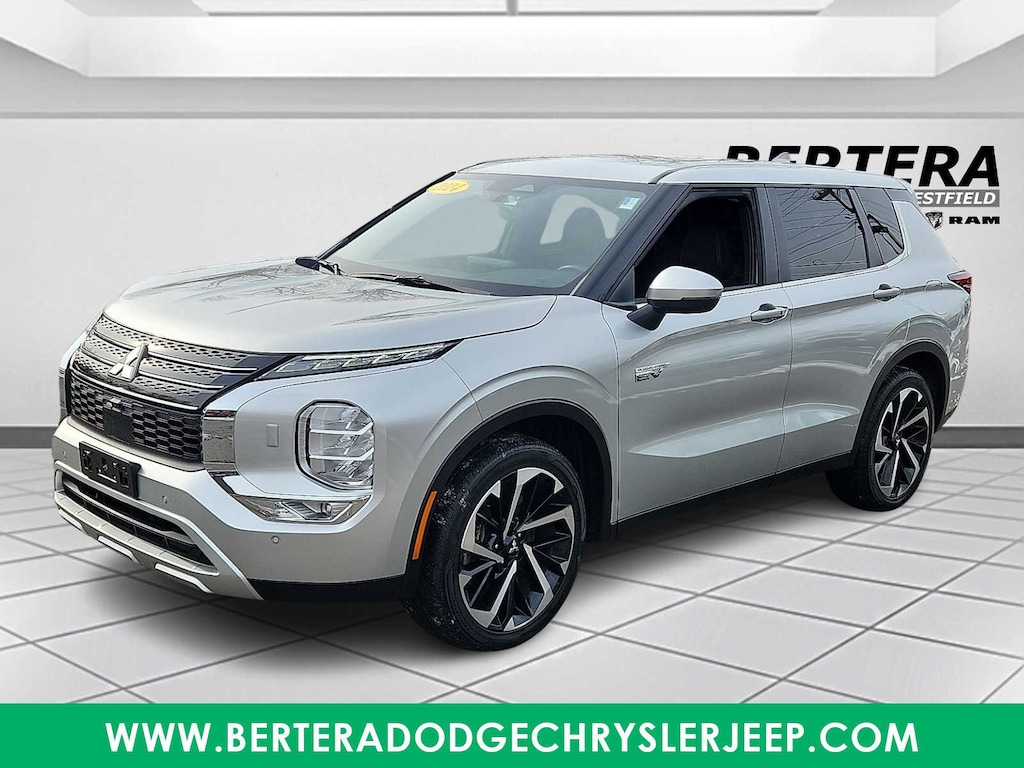 Used 2024 Mitsubishi Outlander Plug-In Hybrid SE SUV