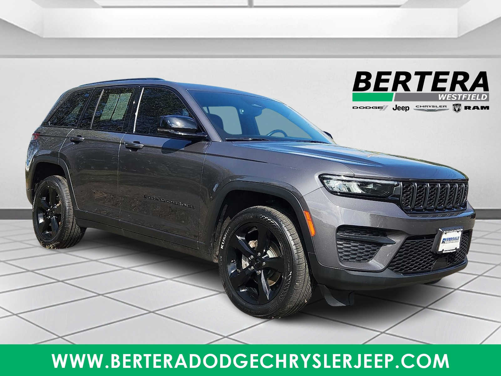 2022 Jeep Grand Cherokee Altitude - Photo 1