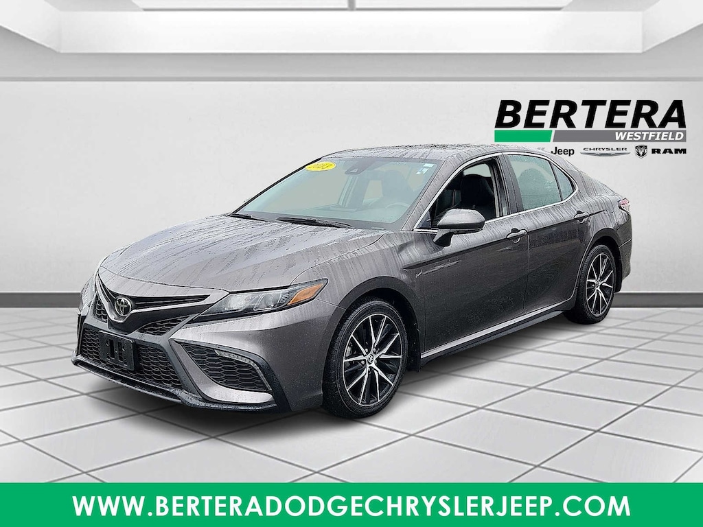 Used 2023 Toyota Camry SE Sedan