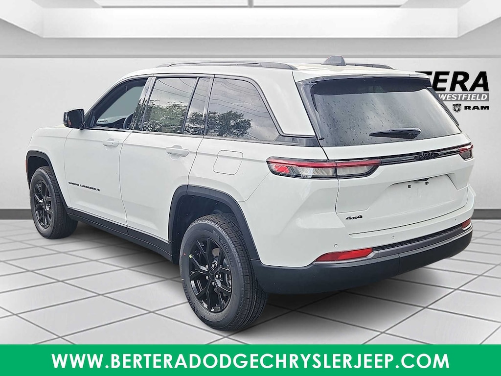 New 2026 Jeep Grand Cherokee LAREDO ALTITUDE 4X4 Sport Utility
