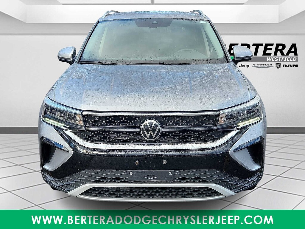 Used 2024 Volkswagen Taos SE SUV