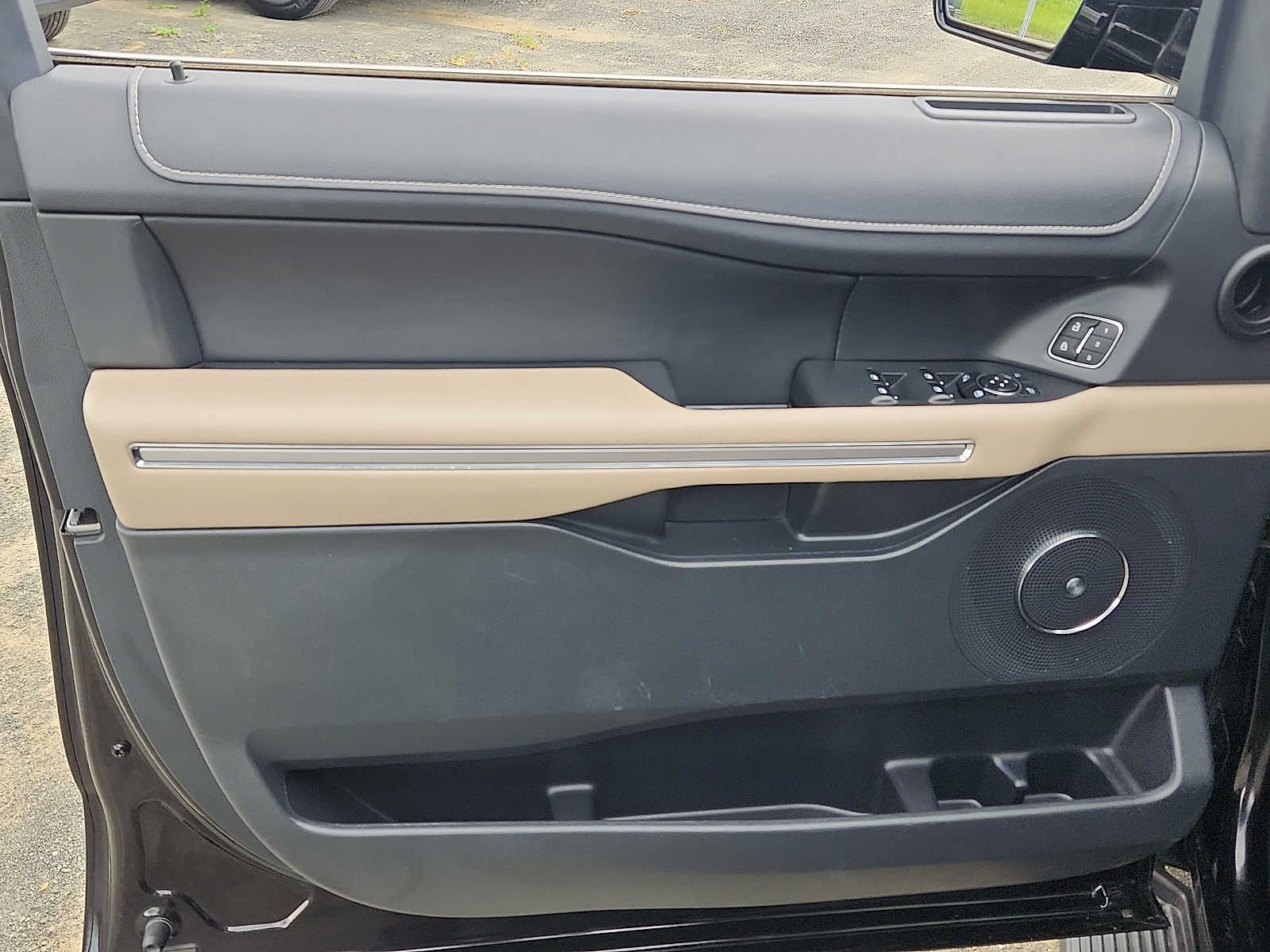 2024 Ford Expedition Limited - Photo 12