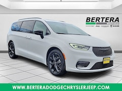 2026 Chrysler Pacifica SELECT Passenger Van