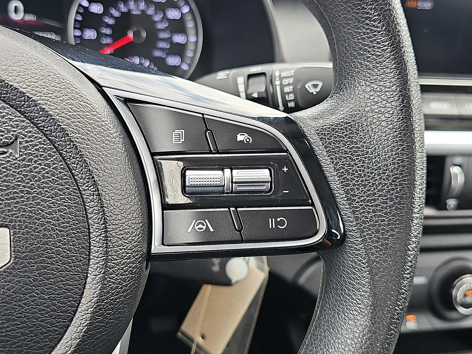 2024 Kia Forte LXS - Photo 21