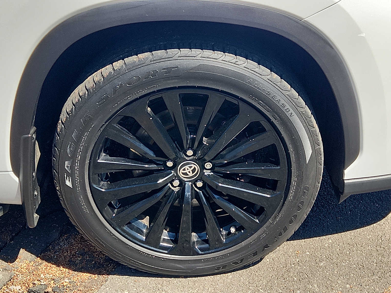 2023 Toyota Highlander Limited - Photo 8