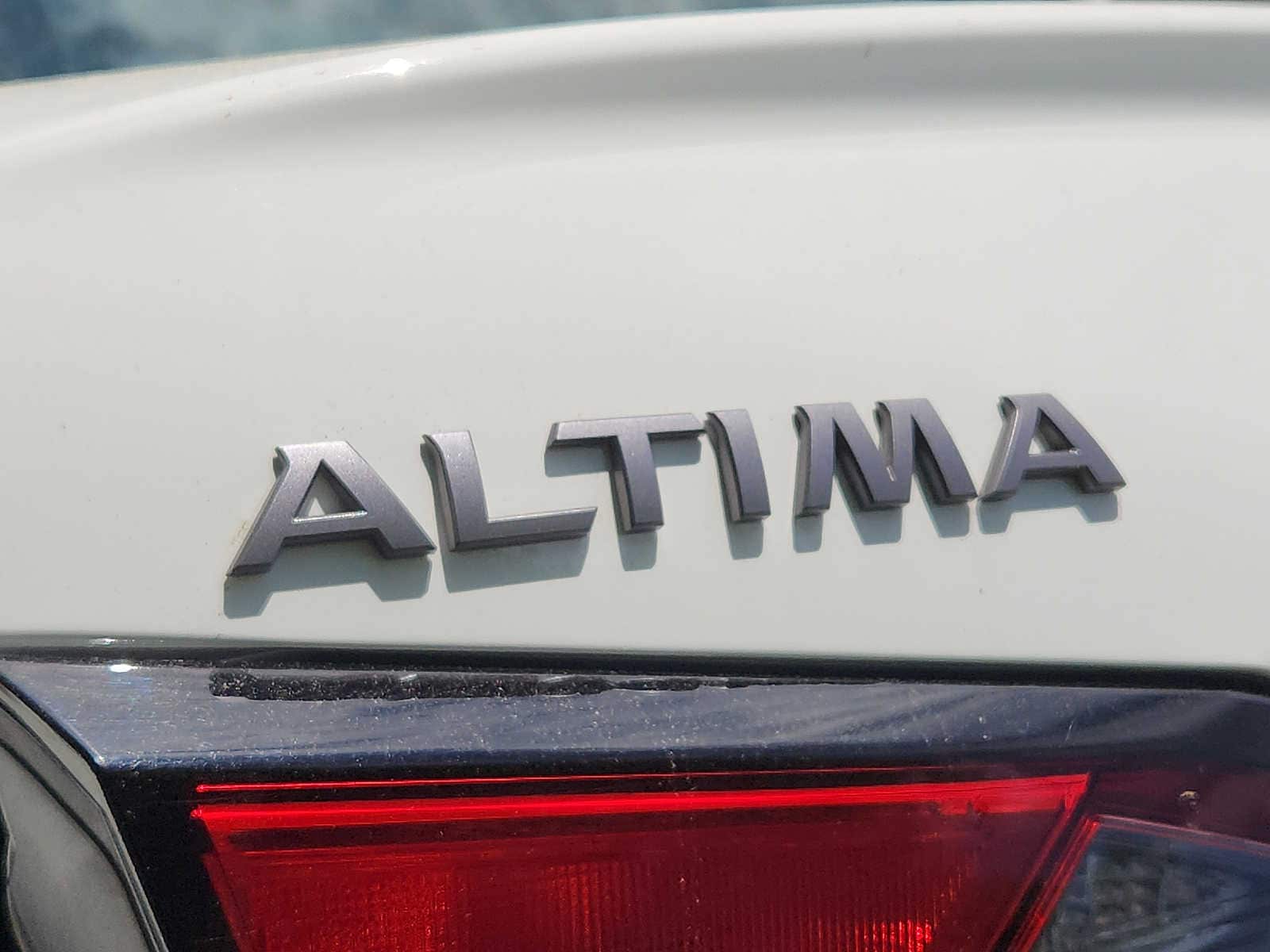 2025 Nissan Altima SV - Photo 28