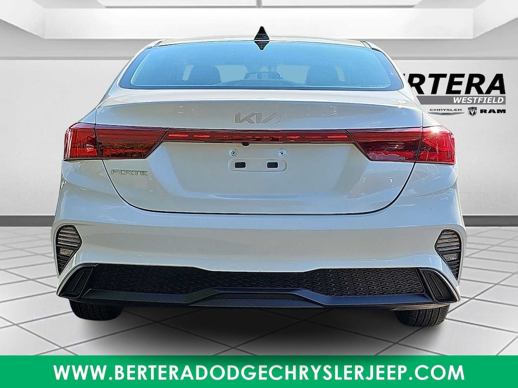 Used 2024 Kia Forte LXS Sedan
