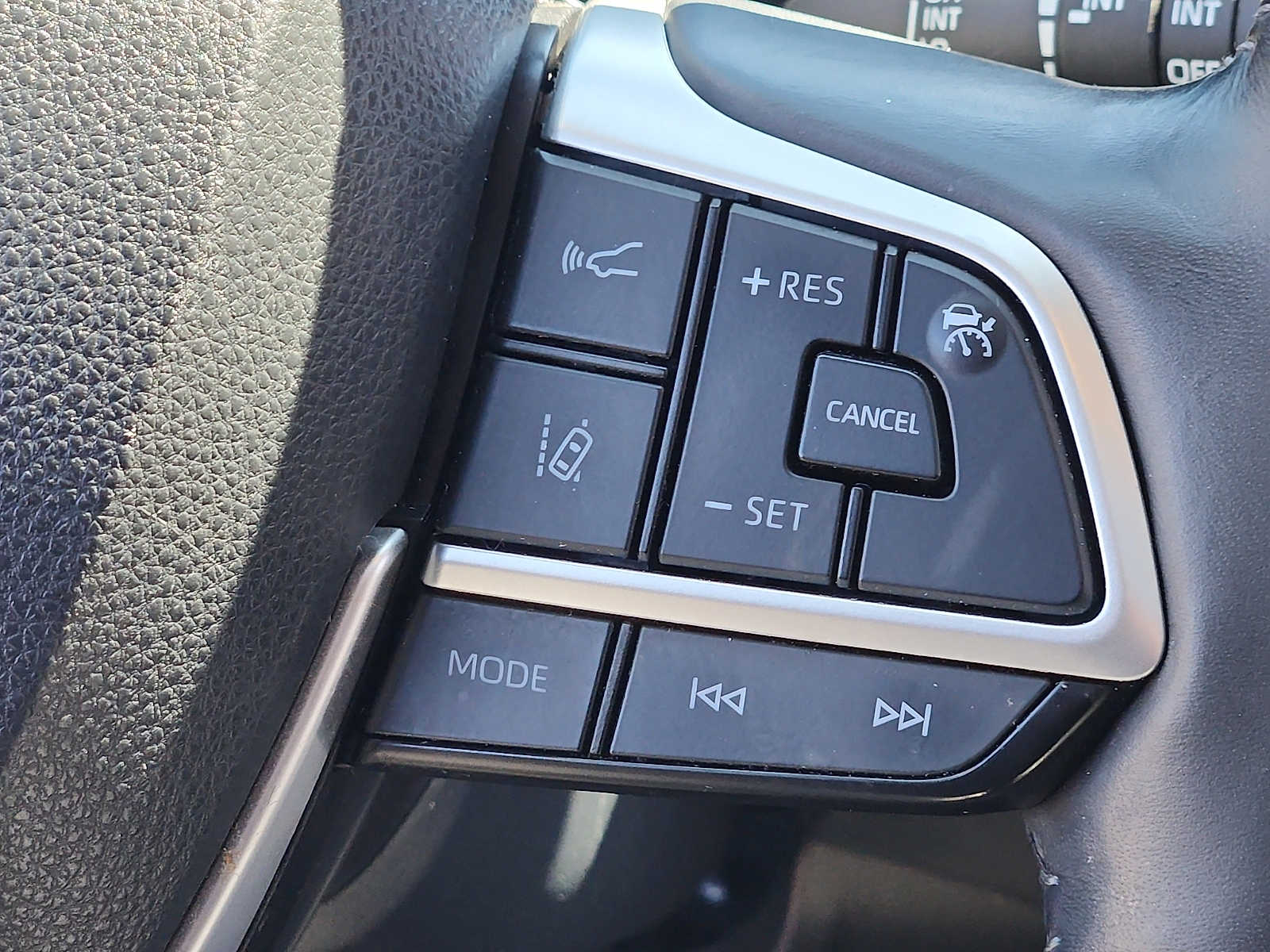 2023 Toyota Highlander Limited - Photo 22