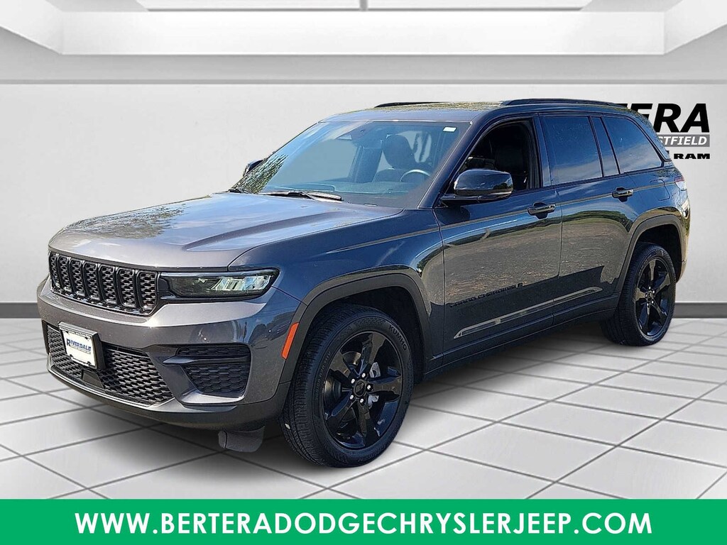 Used 2022 Jeep Grand Cherokee Altitude SUV