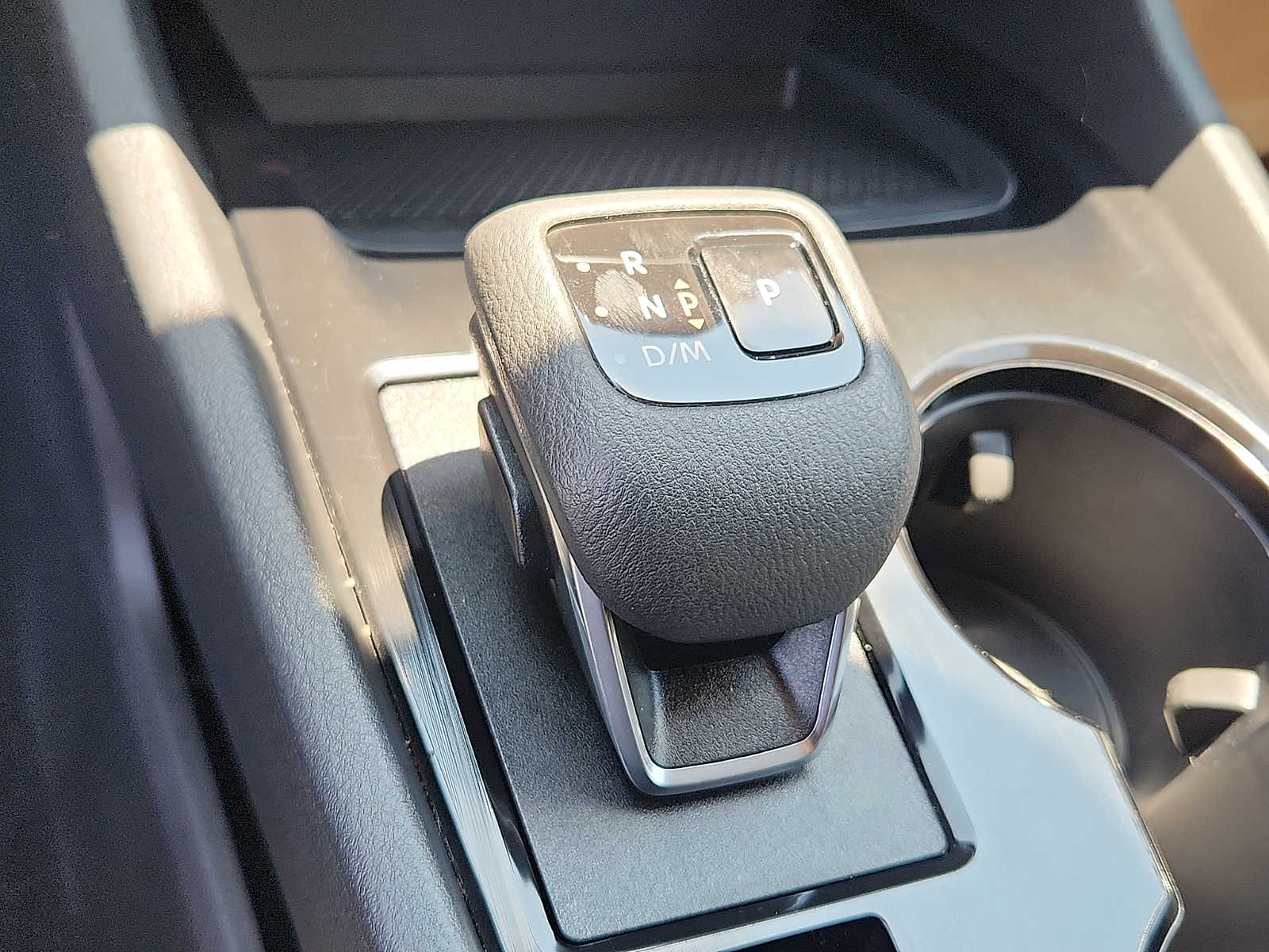 2025 Nissan Rogue SV - Photo 14