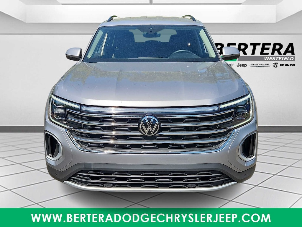 Used 2025 Volkswagen Atlas 2.0T SE w/Technology SUV