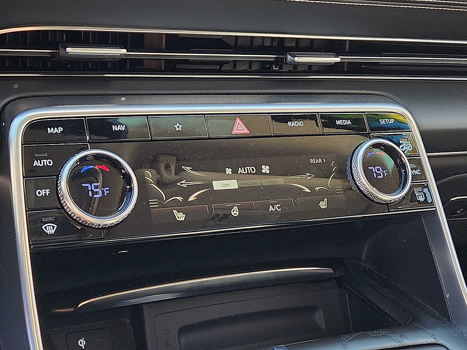 2024 GENESIS GV80 Standard - Photo 14
