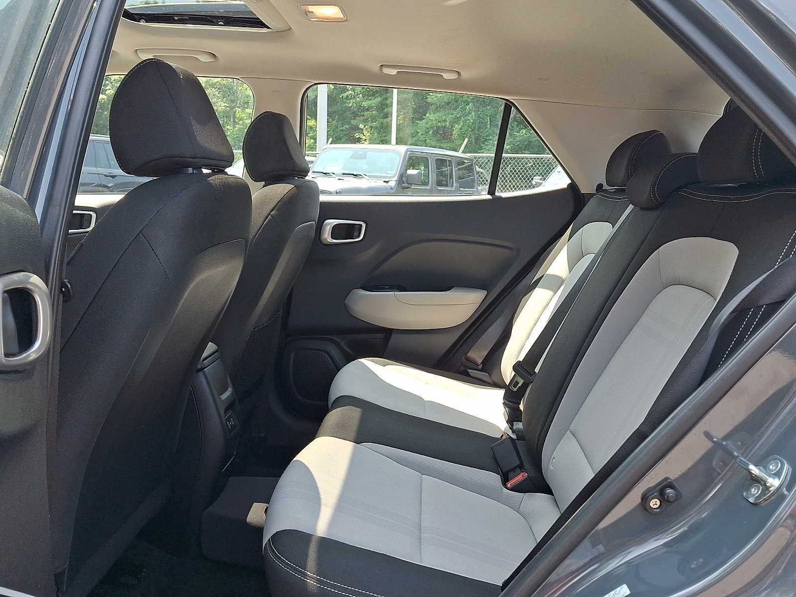 2024 Hyundai Venue SEL - Photo 10