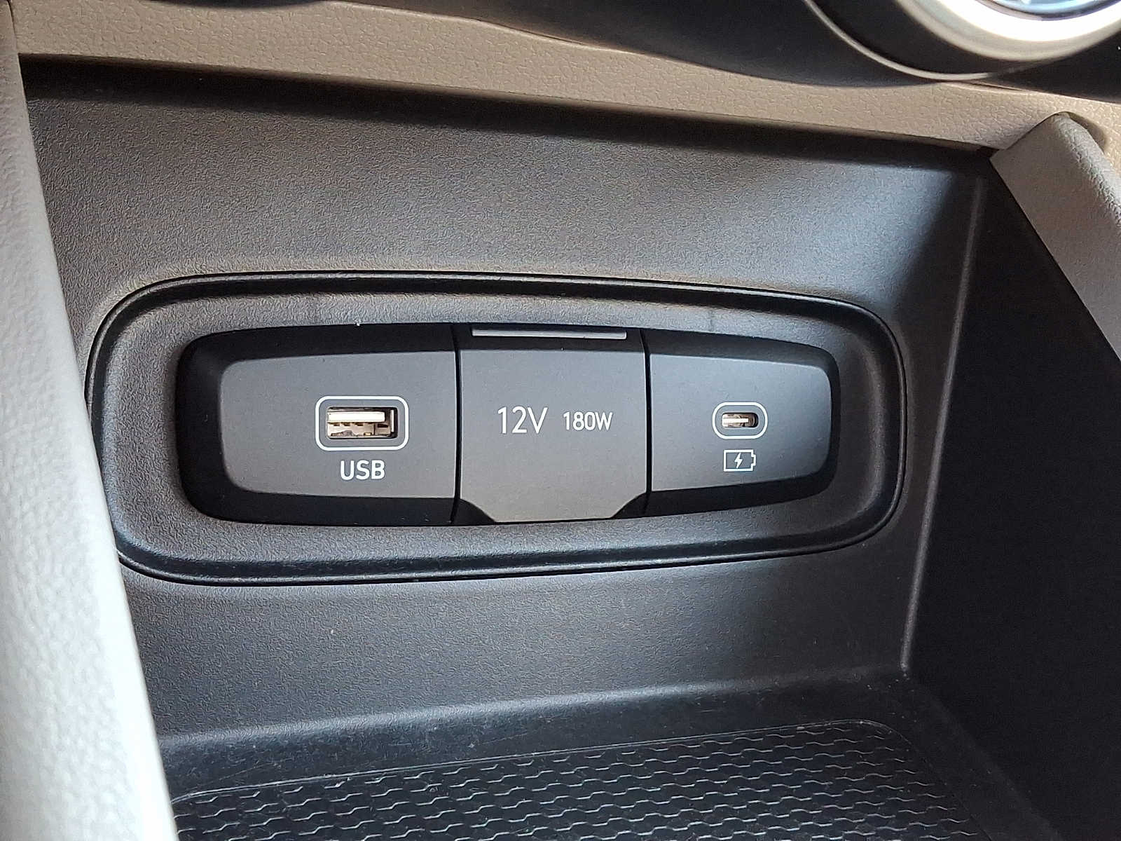 2024 Hyundai Venue SEL - Photo 24