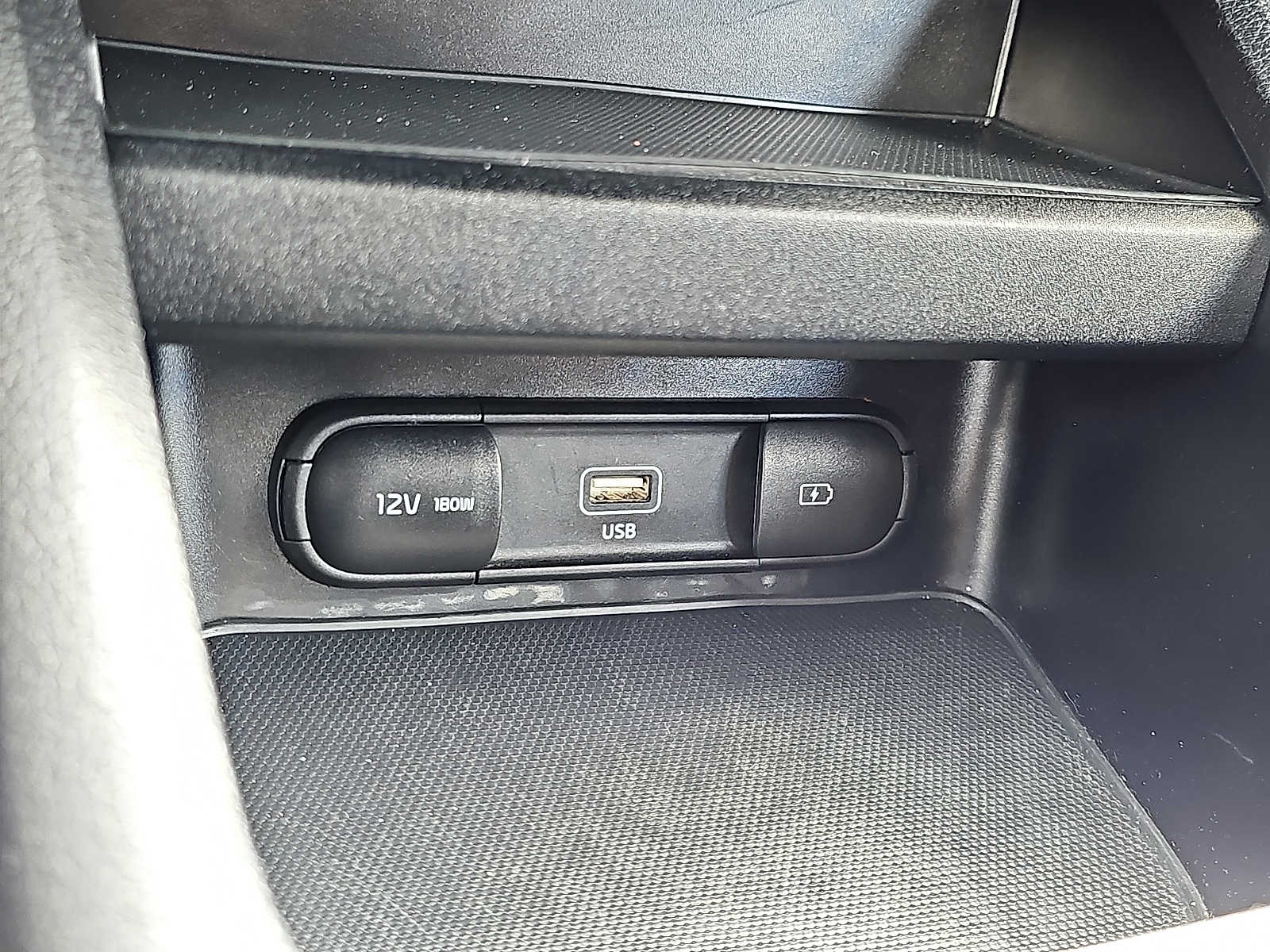 2024 Kia Forte LXS - Photo 22