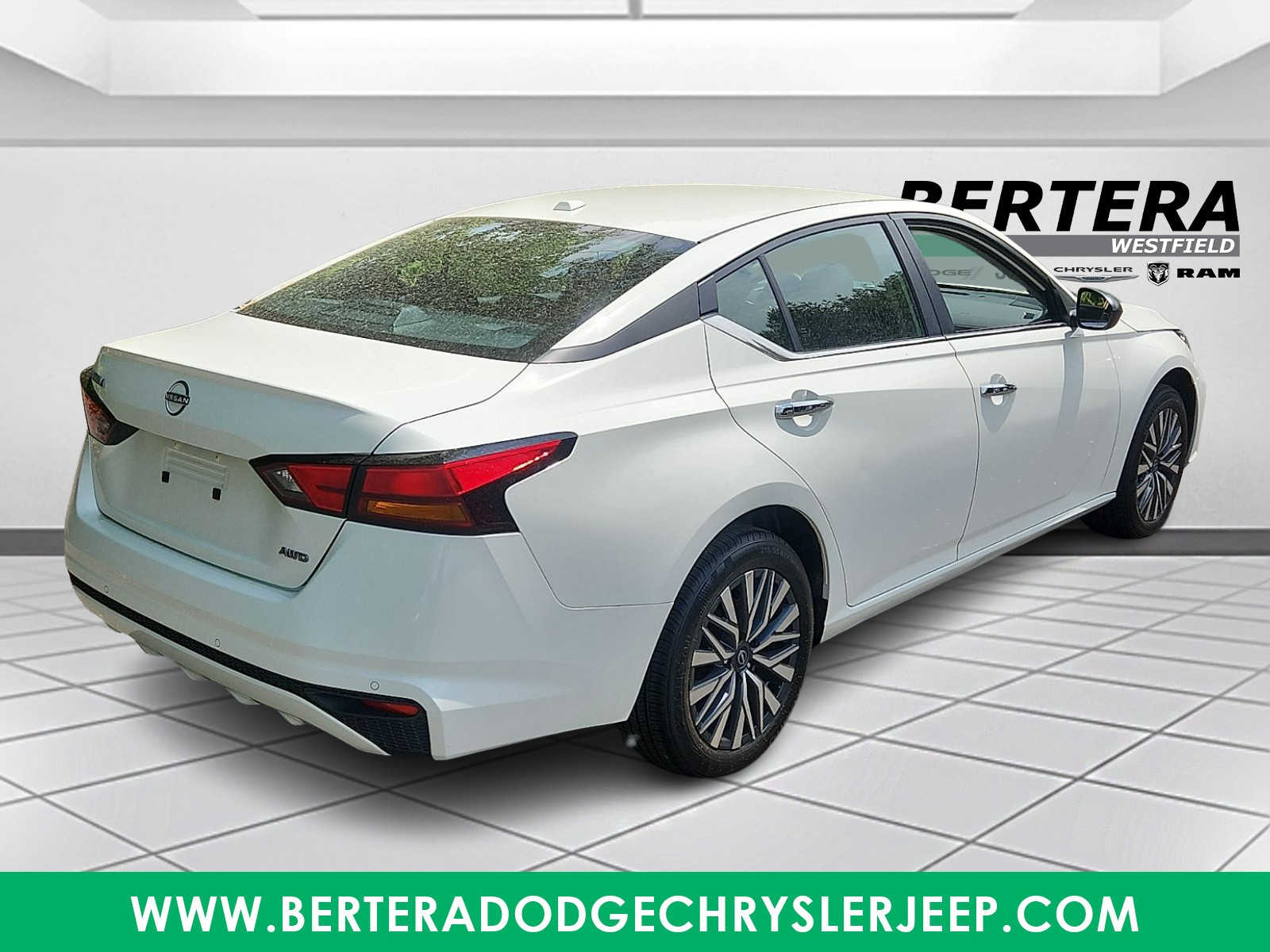 2025 Nissan Altima SV - Photo 6