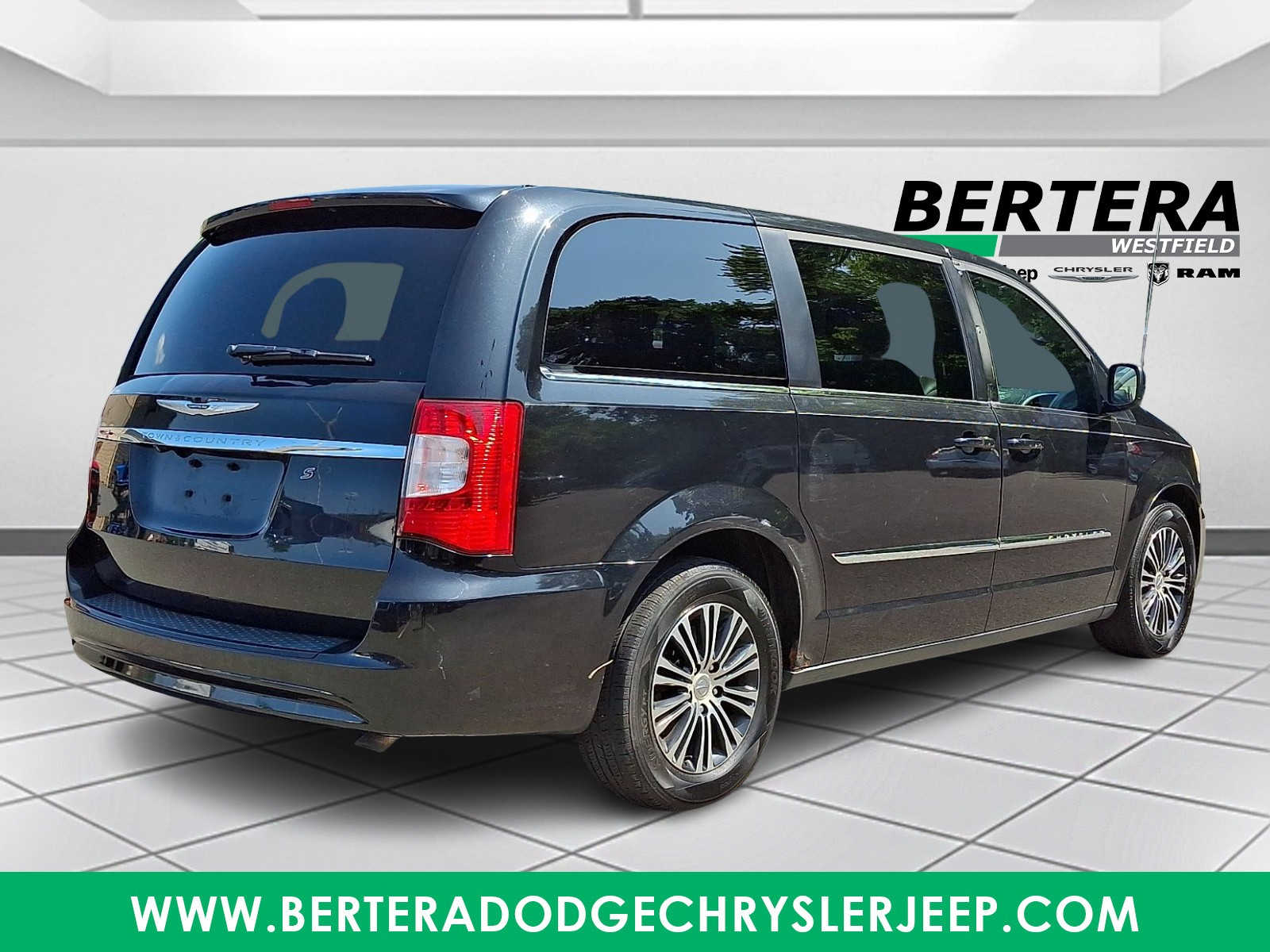 2014 Chrysler Town & Country S - Photo 6