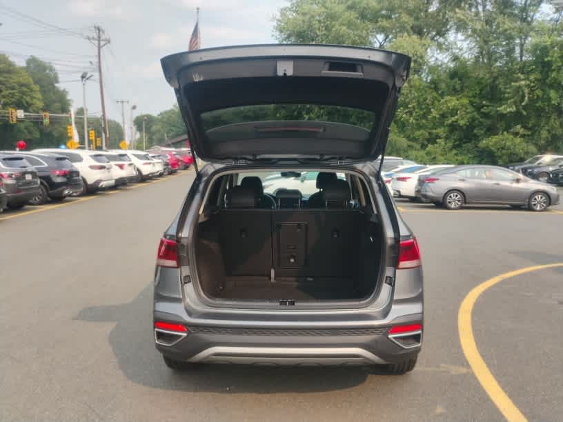 2024 Volkswagen Taos SE - Photo 8