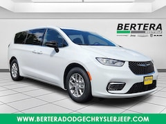 2026 Chrysler Pacifica SELECT Passenger Van