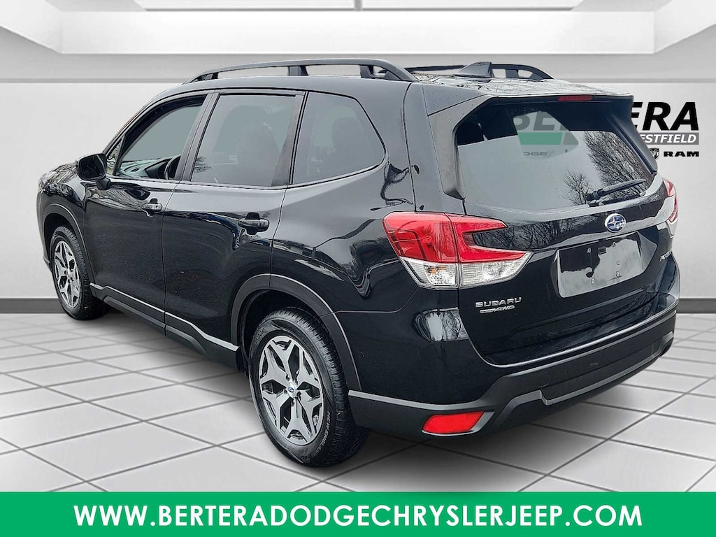 Used 2023 Subaru Forester Premium SUV