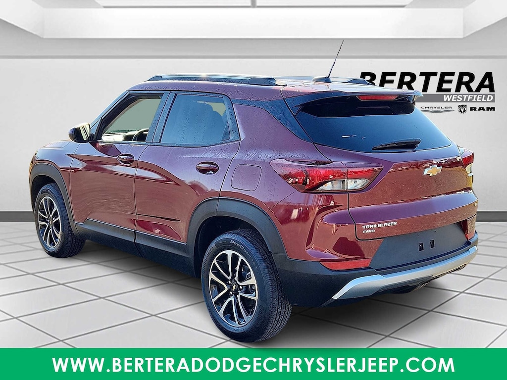 Used 2025 Chevrolet Trailblazer LT SUV