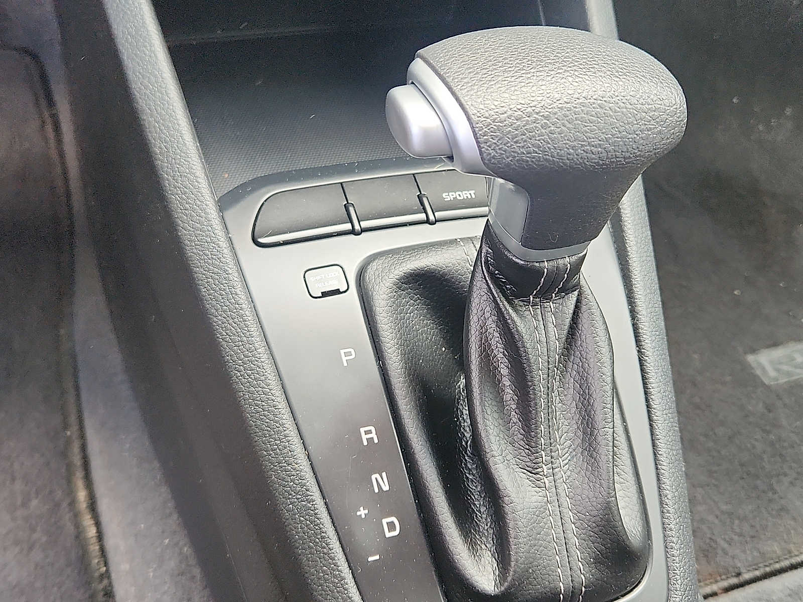 2020 Kia Rio 5-Door S - Photo 14