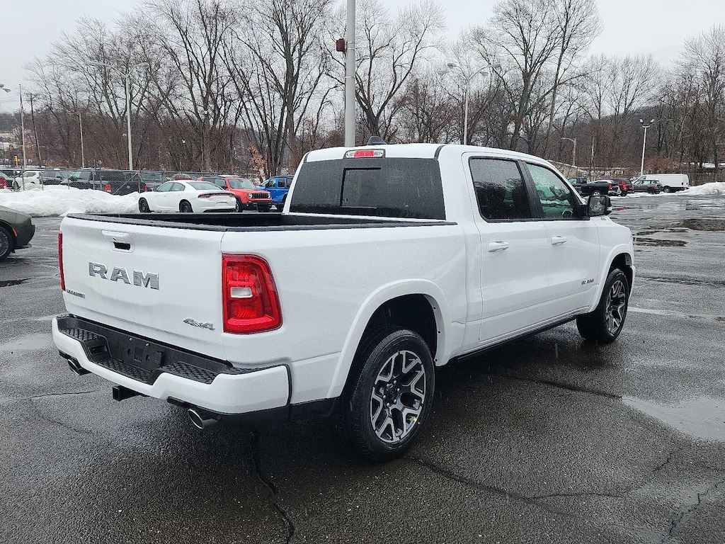 New 2026 Ram 1500 LARAMIE CREW CAB 4X4 5'7 BOX Pickup