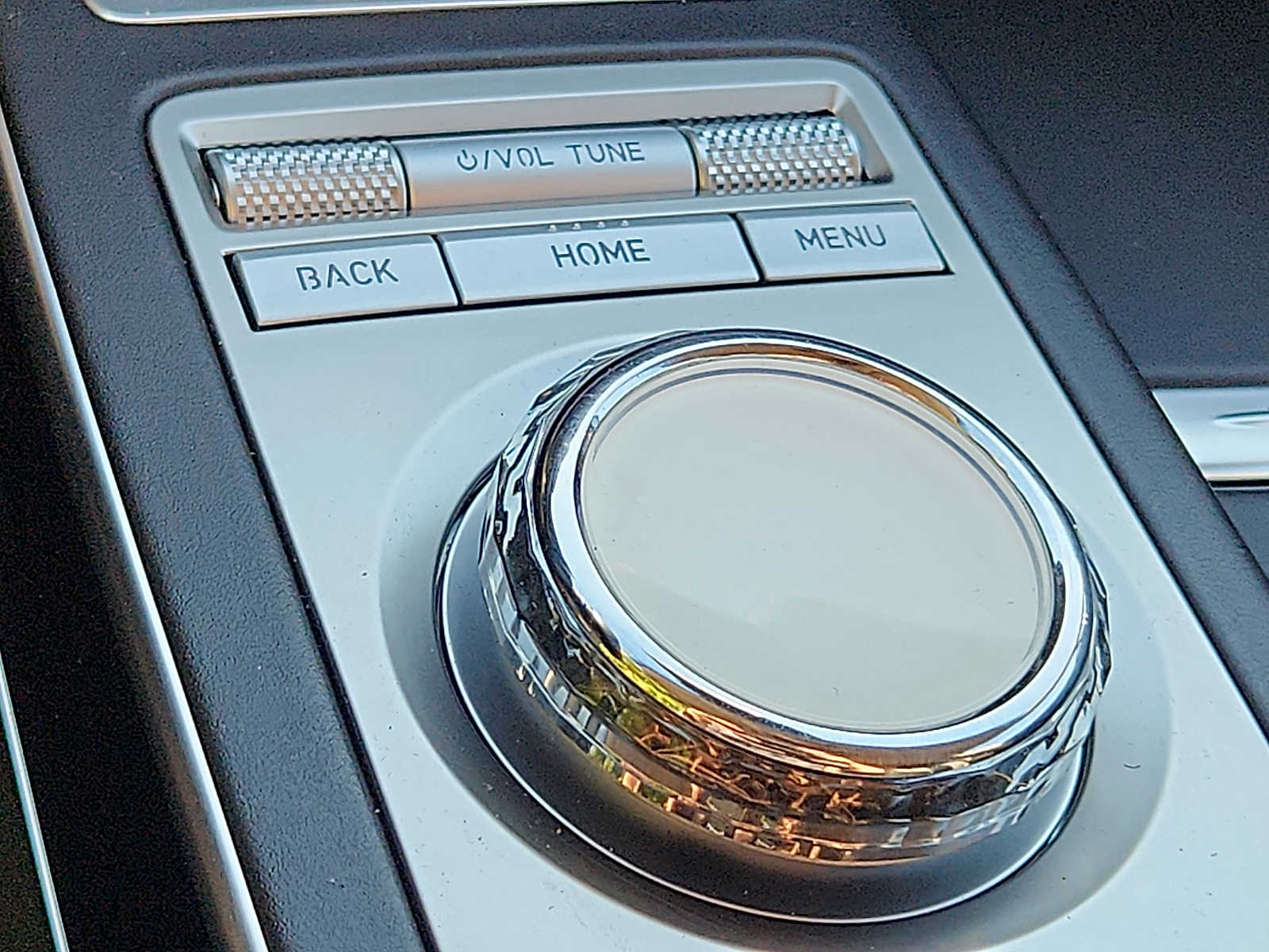 2025 GENESIS GV70 Standard - Photo 24