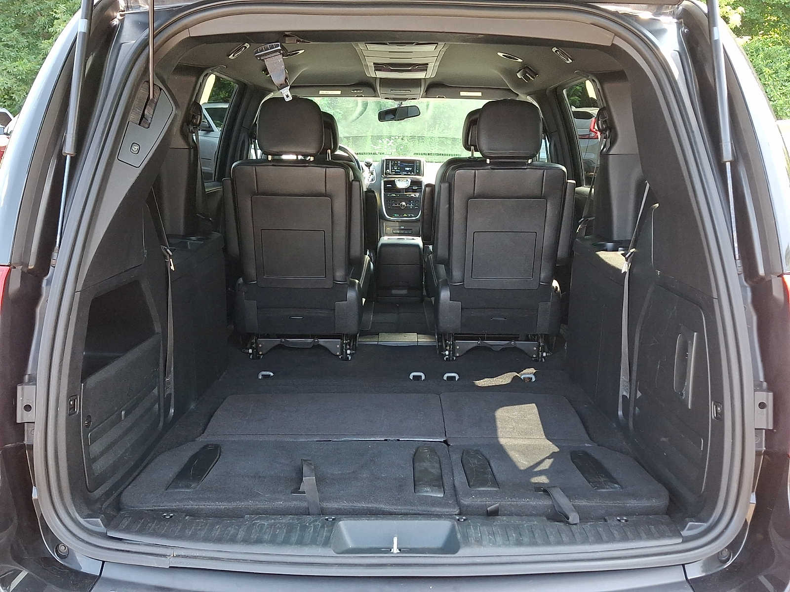 2014 Chrysler Town & Country S - Photo 31