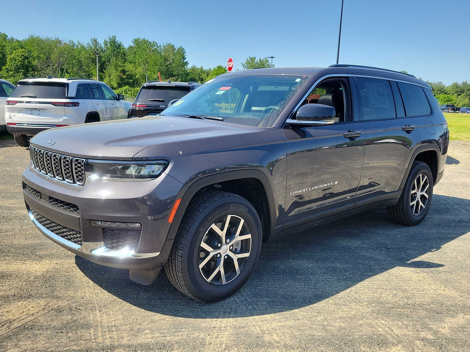 2024 Jeep Grand Cherokee Limited photo 2