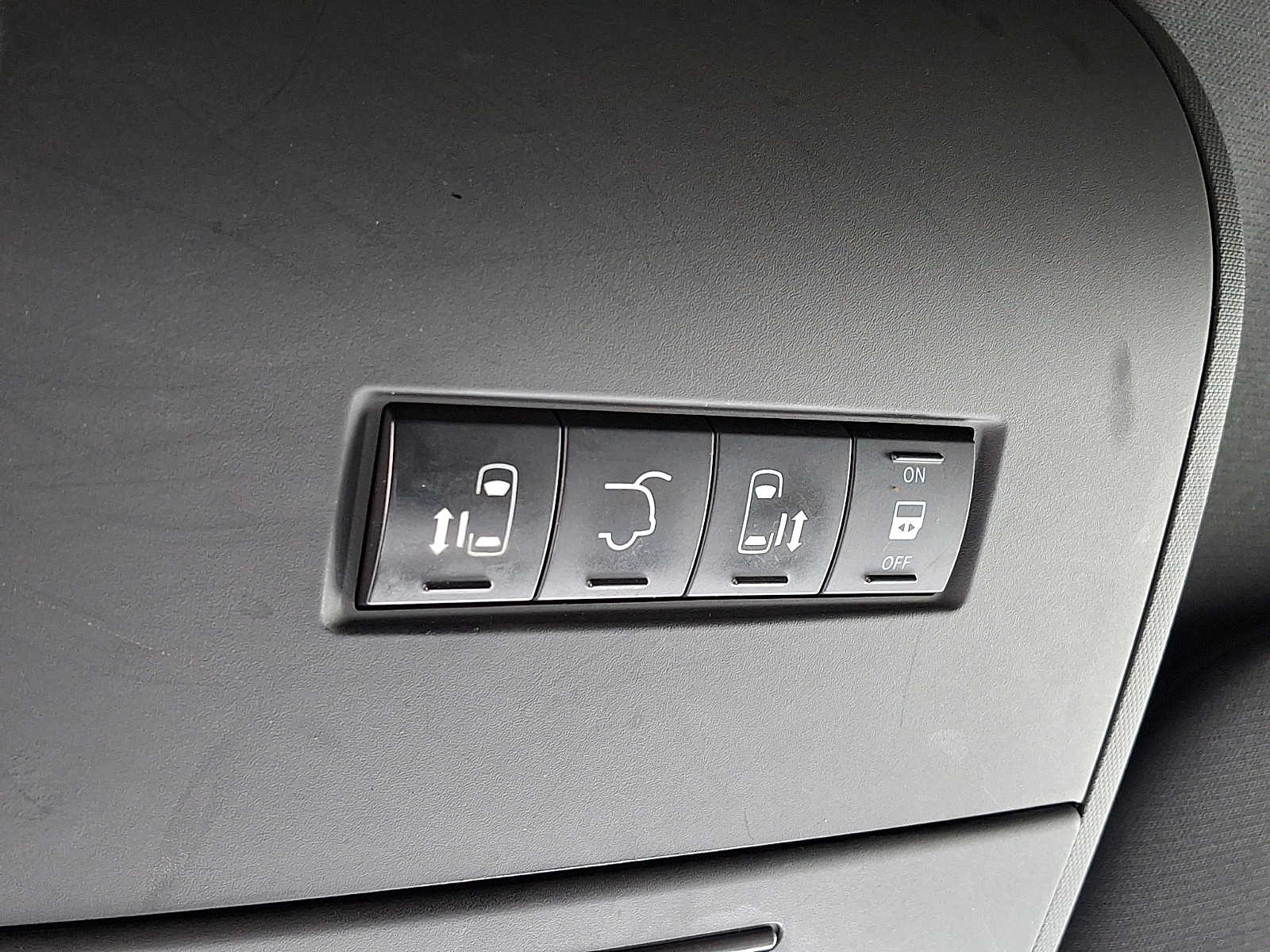 2014 Chrysler Town & Country S - Photo 27