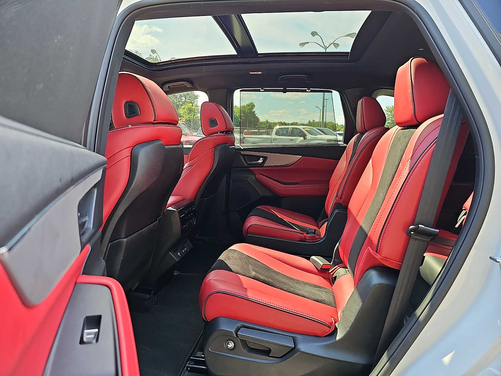 2025 Acura MDX A-Spec Package - Photo 11