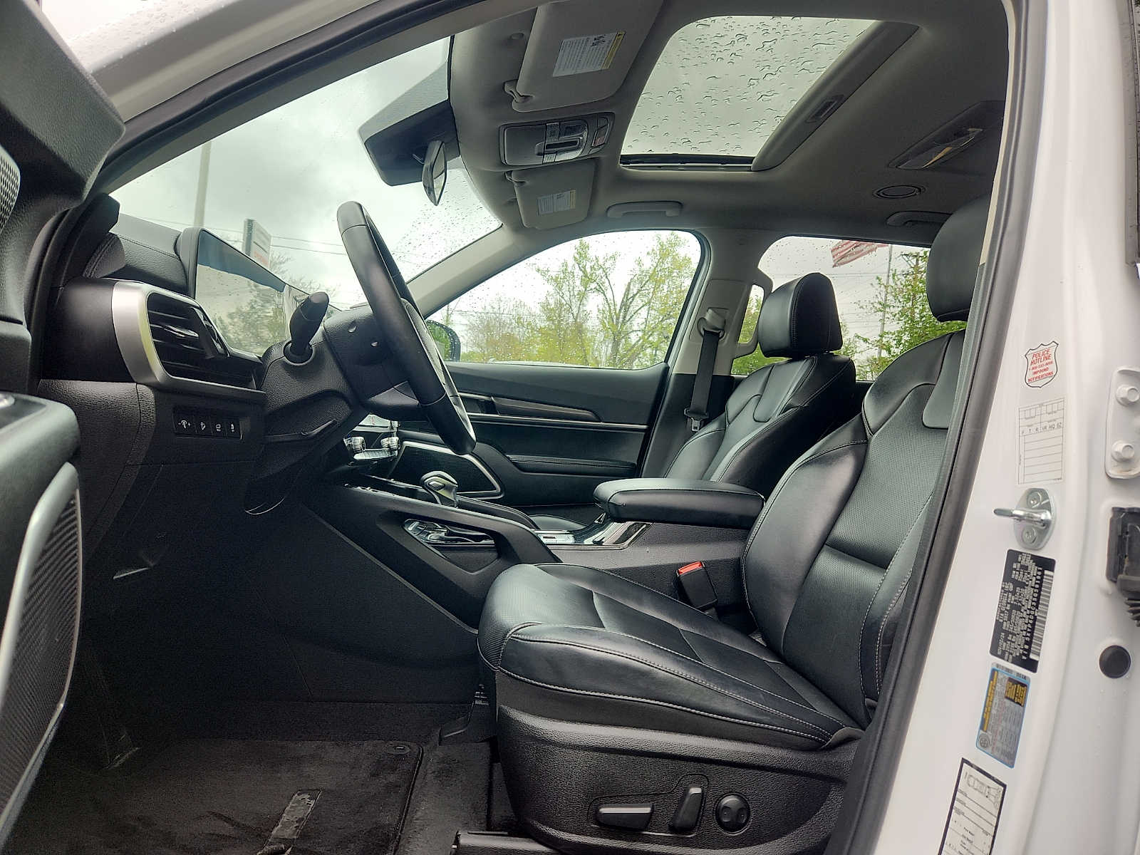 2025 Kia Telluride S - Photo 13