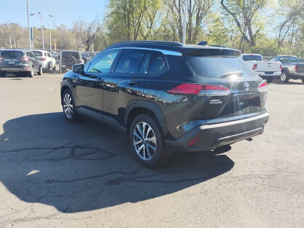 Used 2025 Toyota Corolla Cross XLE SUV