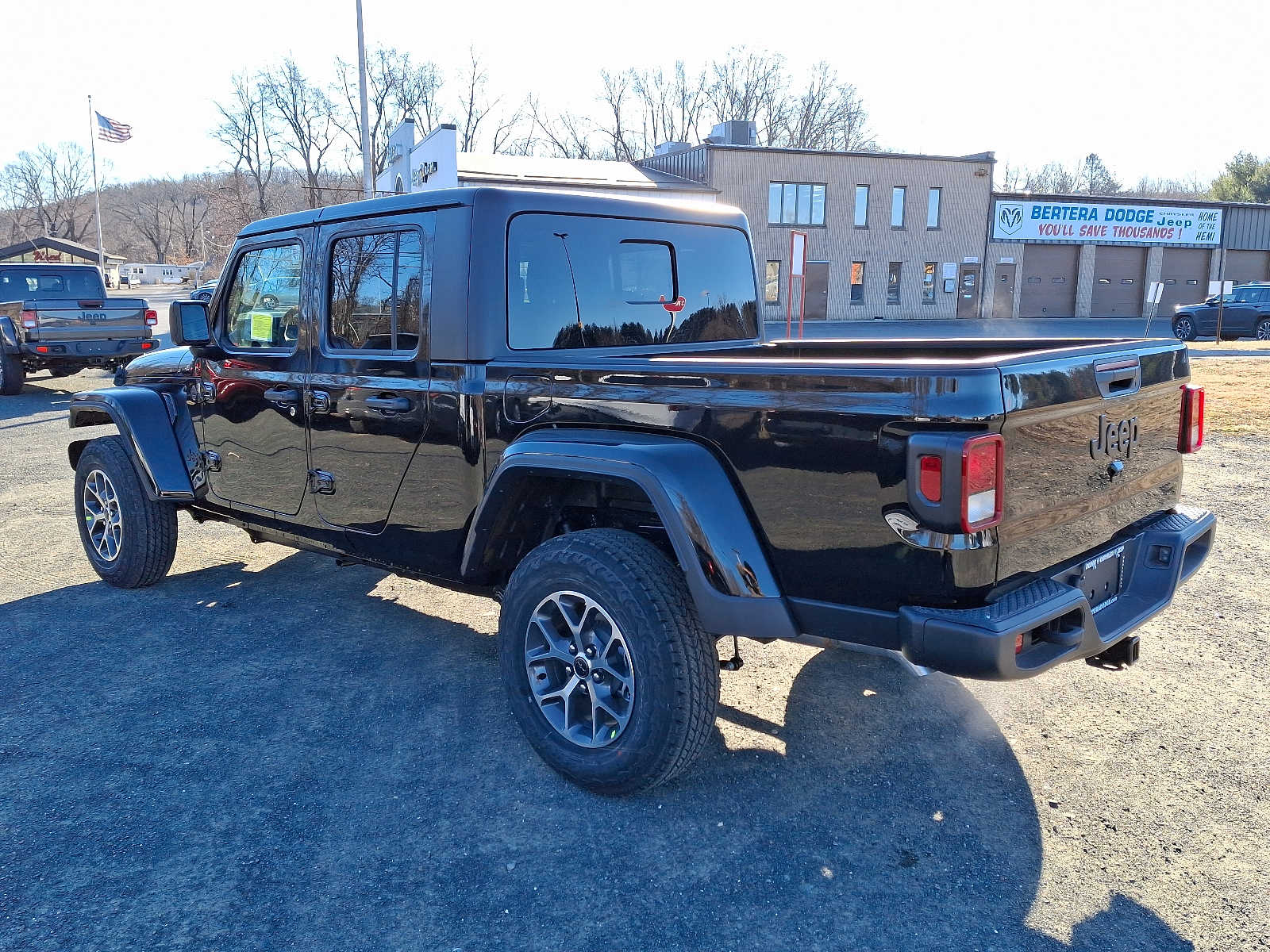 2025 Jeep Gladiator Sport S photo 3