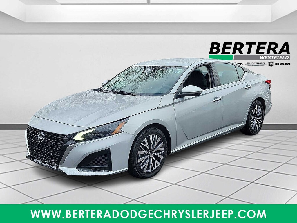 Used 2023 Nissan Altima 2.5 SV Sedan