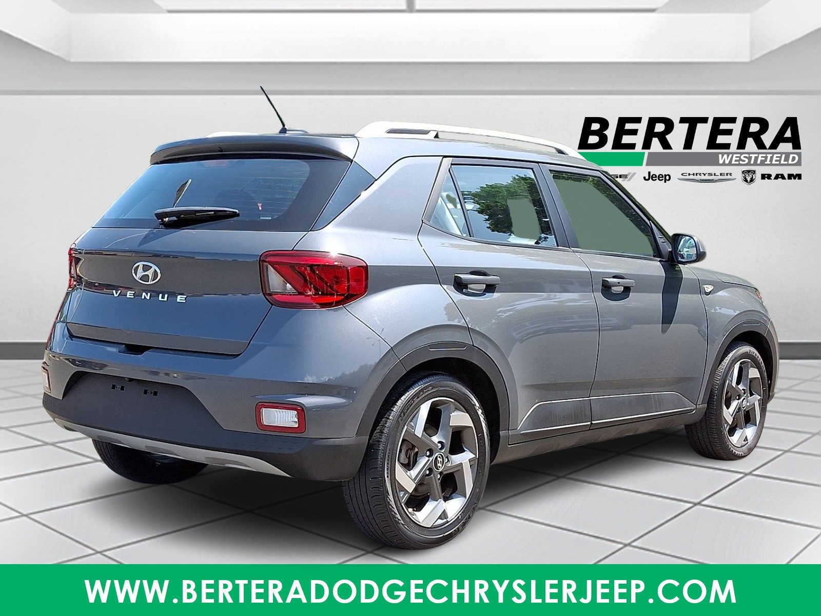 2024 Hyundai Venue SEL - Photo 6