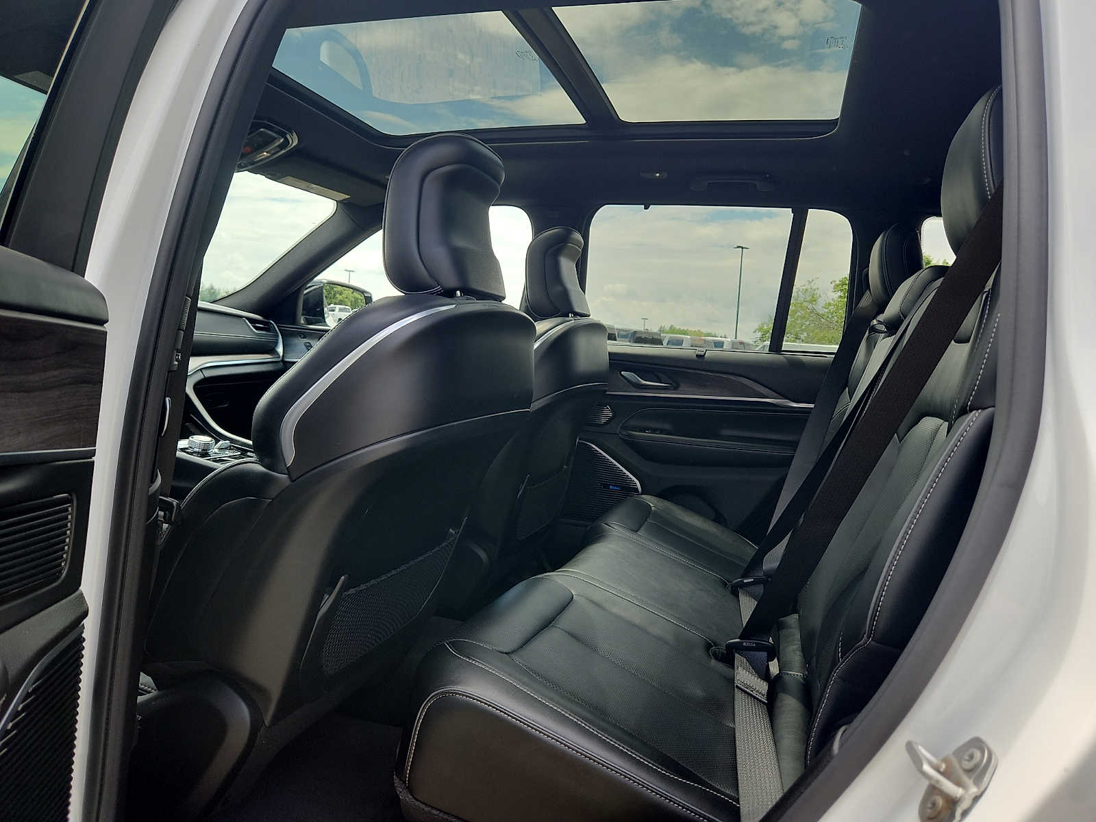 2022 Jeep Grand Cherokee Overland - Photo 10
