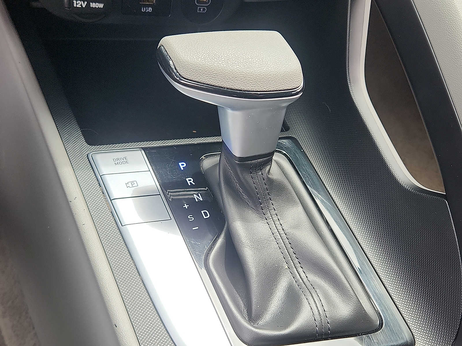 2024 Hyundai Elantra SEL - Photo 14